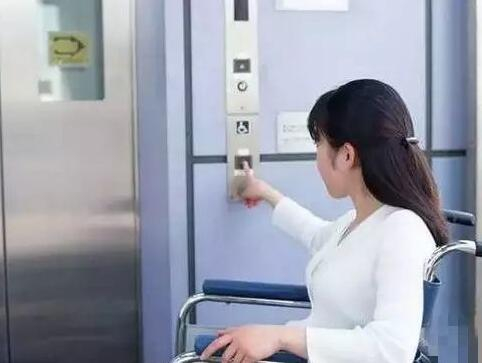 你知道電梯里為什么要放鏡子嗎？